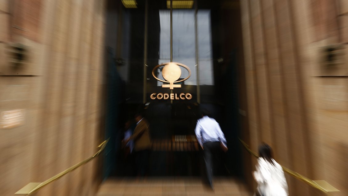El sueldo de Chile se complica: Excedentes de Codelco caen 72,5% en primer trimestre
