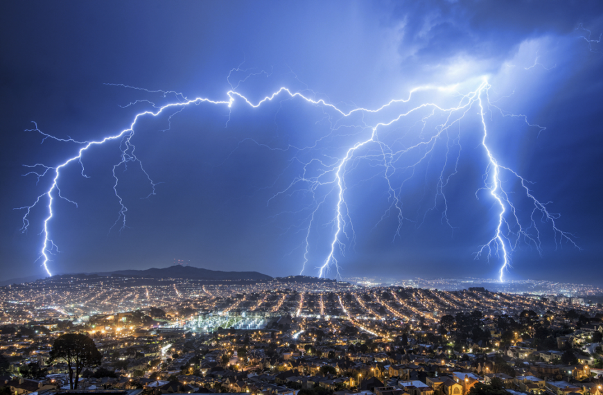 Tormentas eléctricas: Aviso y zonas afectadas en Chile