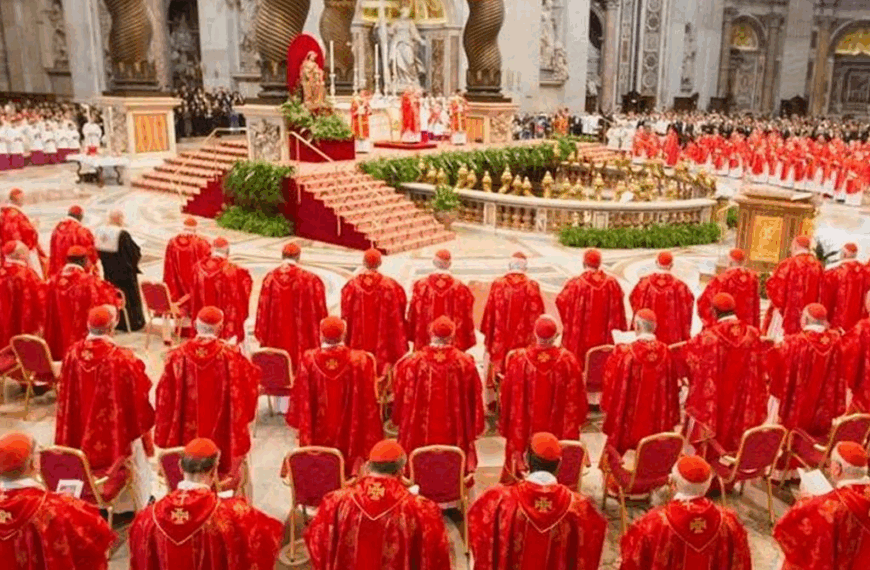 Cónclave para elegir nuevo Papa: Chomalí asistirá este lunes