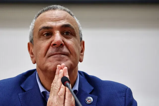 Pablo Milad: Crece la presión para su salida en Chile