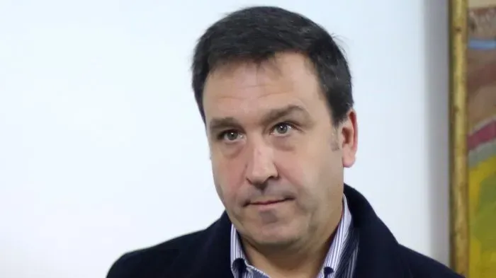 Juan Pablo Swett y su Doble Discurso sobre las Isapres