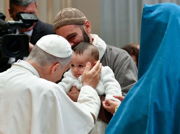 Papa León XIV en Castel Gandolfo: Un llamado a la paz
