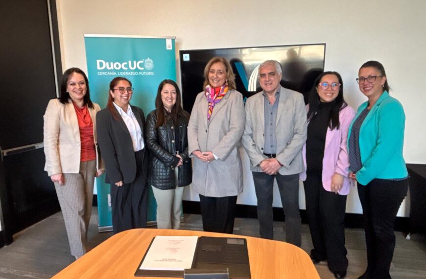 Acuerdo Colaboración Turismo: Fortaleciendo Futuros Talentos