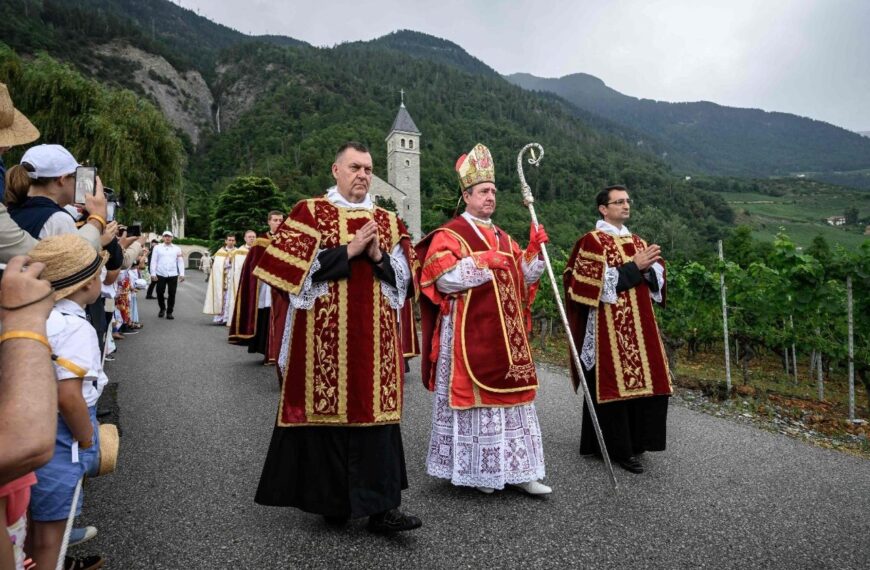 Excomunión Fraternidad Sacerdotal San Pío X: Todo lo que necesitas saber