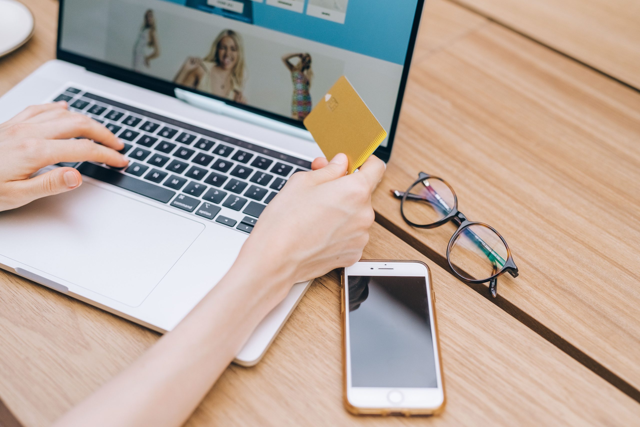 Compras en línea: Cómo ahorrar en envíos y maximizar tus descuentos